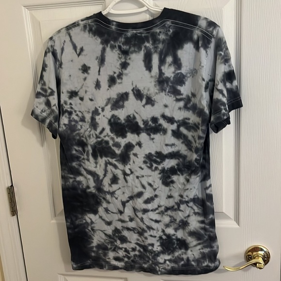 Happy Hour Stay Cool Ying-Yang Graphic Print Tie Dye Short Sleeve T-shirt. M. - Picture 4 of 5